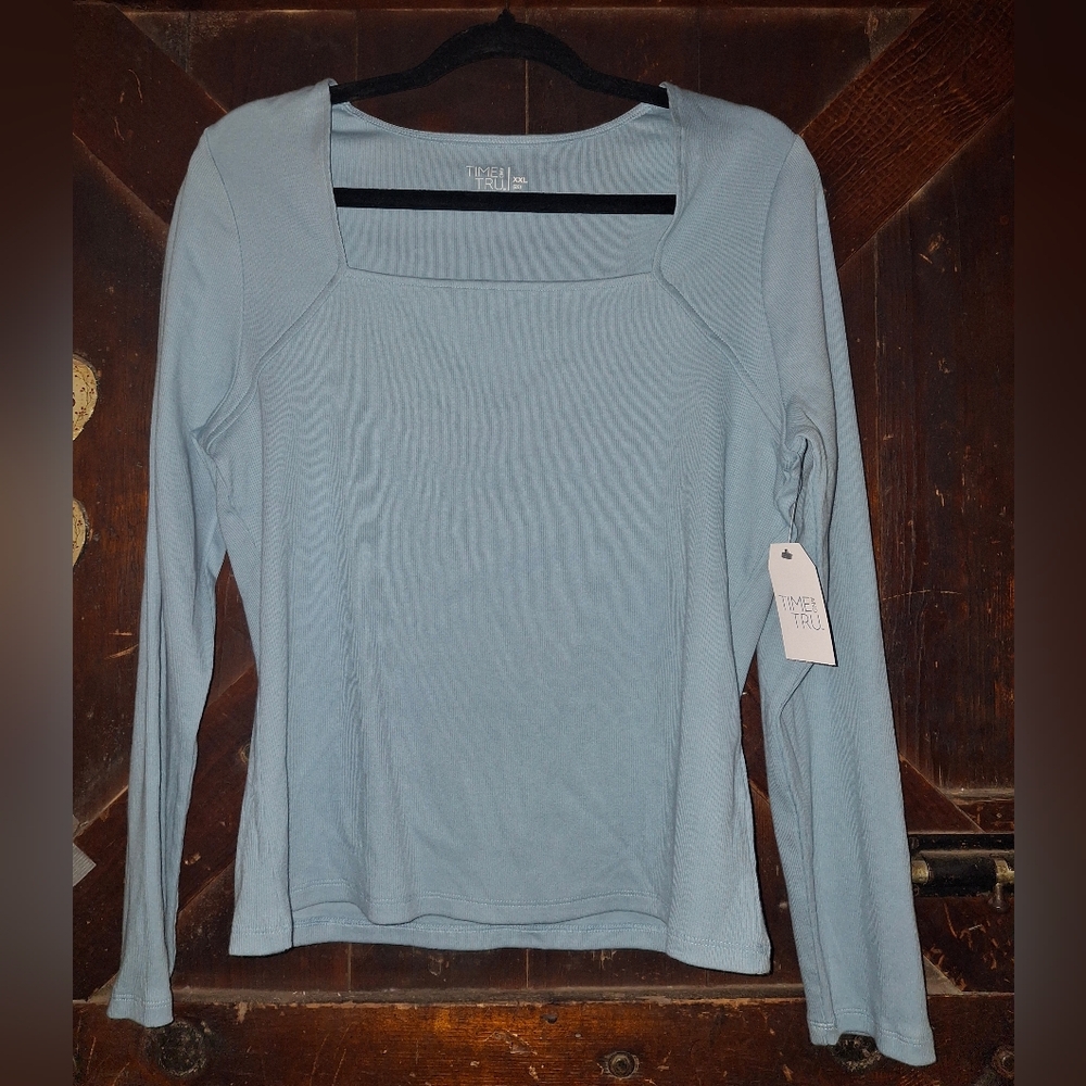 Time and Tru Light Blue Long Sleeve Top